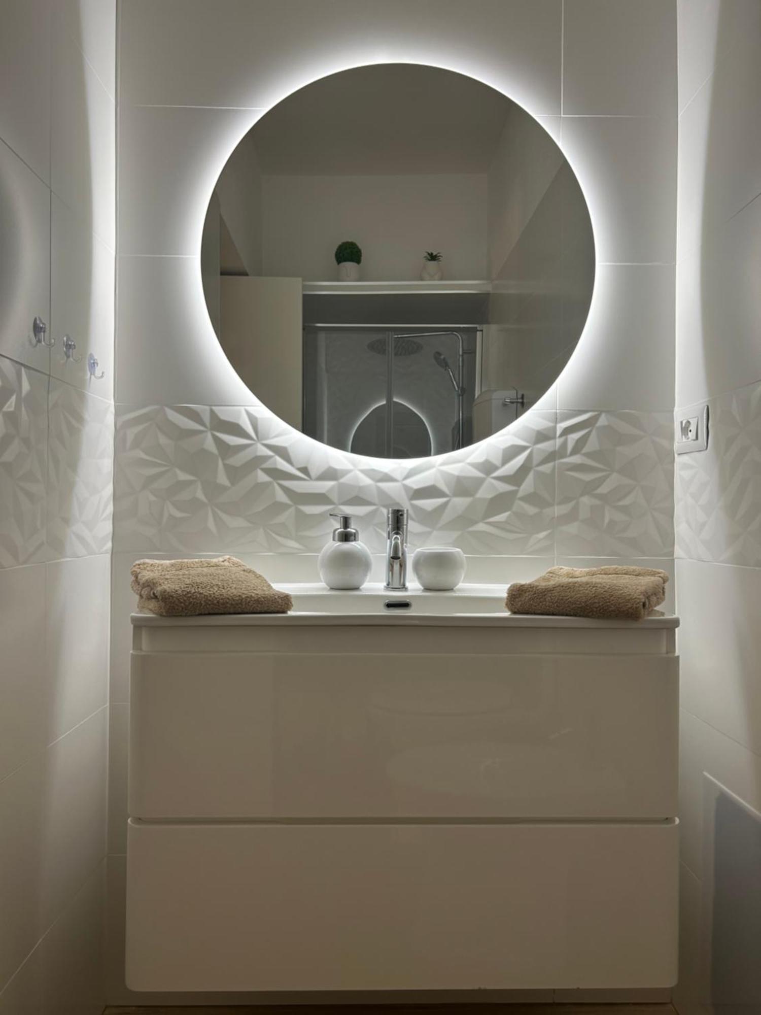 V&C Home Rental Specialist Appartamenti Fronte Lago Maggiore Germignaga Kültér fotó