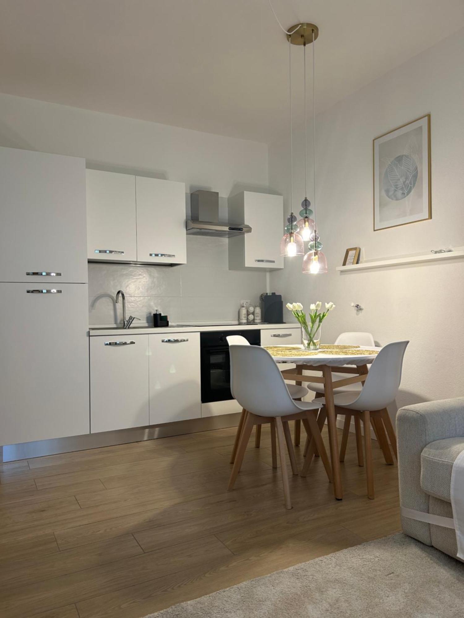 V&C Home Rental Specialist Appartamenti Fronte Lago Maggiore Germignaga Kültér fotó